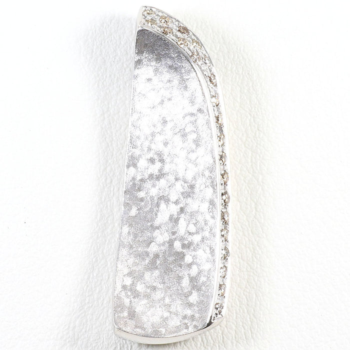 18K White Gold Diamond Pendant – front view