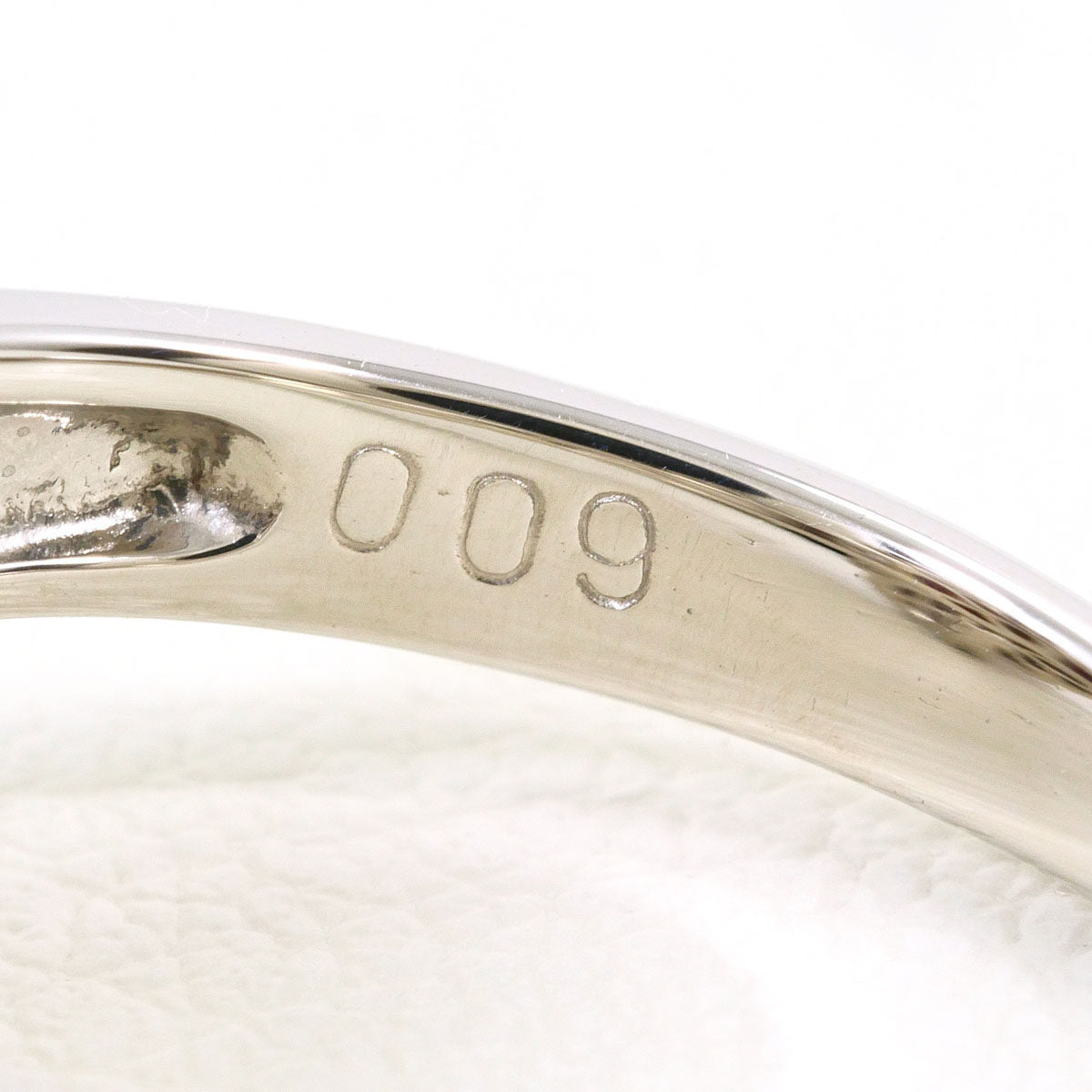 Platinum Diamond Coral Ring – packaging