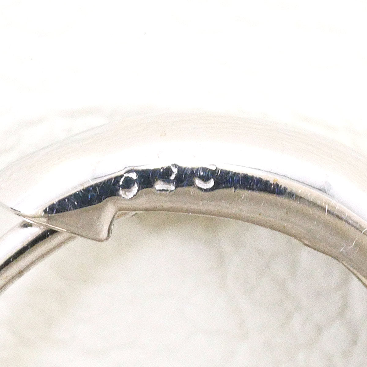 18K White Gold Diamond Earrings – back and fastening
