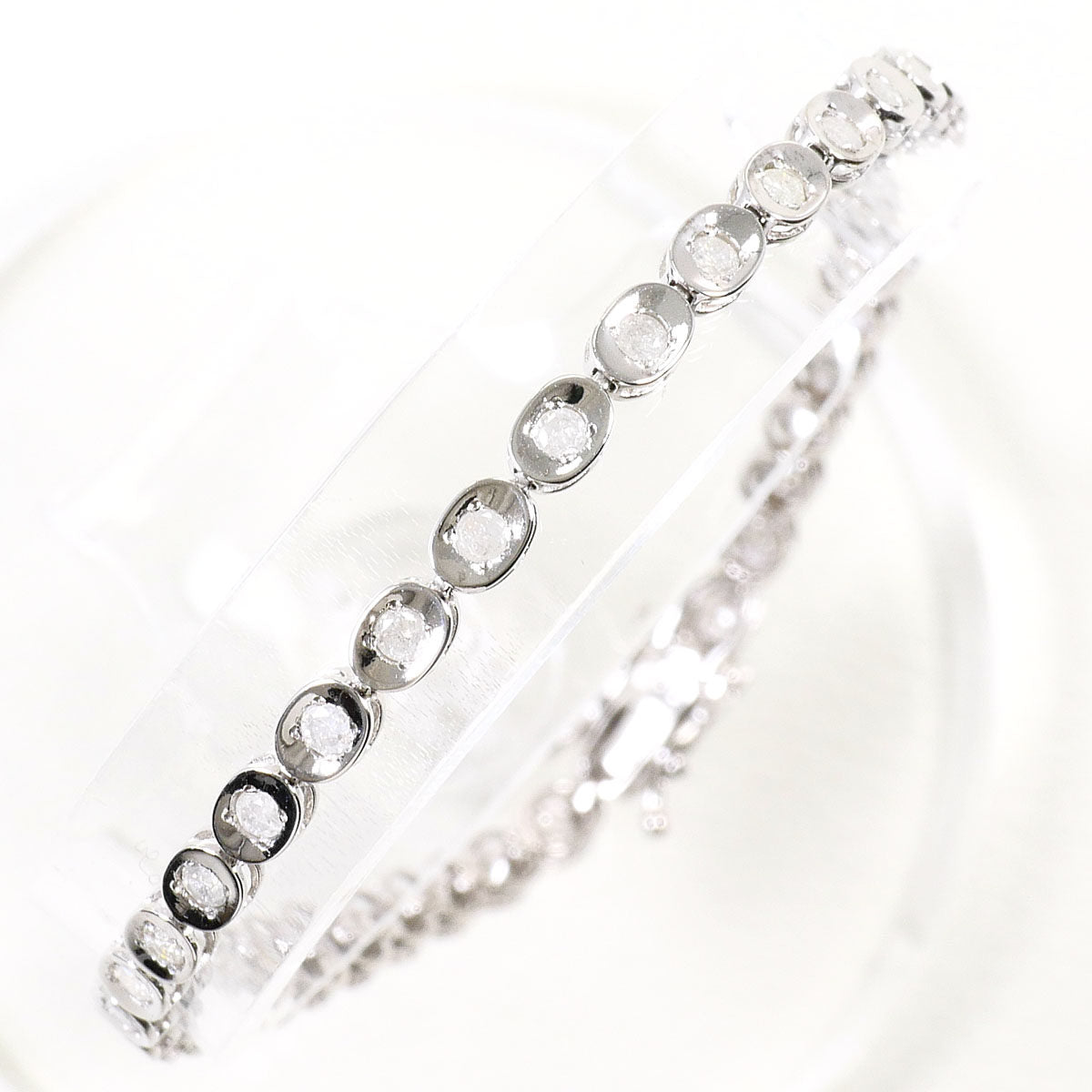 10K White Gold Diamond Bracelet – front view