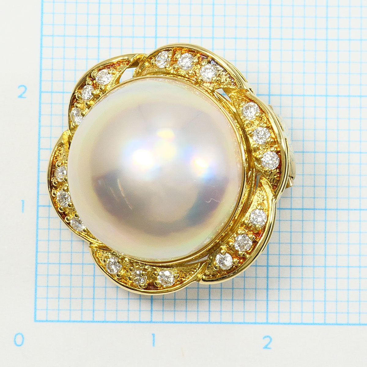 18K Yellow Gold Diamond Pearl Clip-On Earrings – packaging