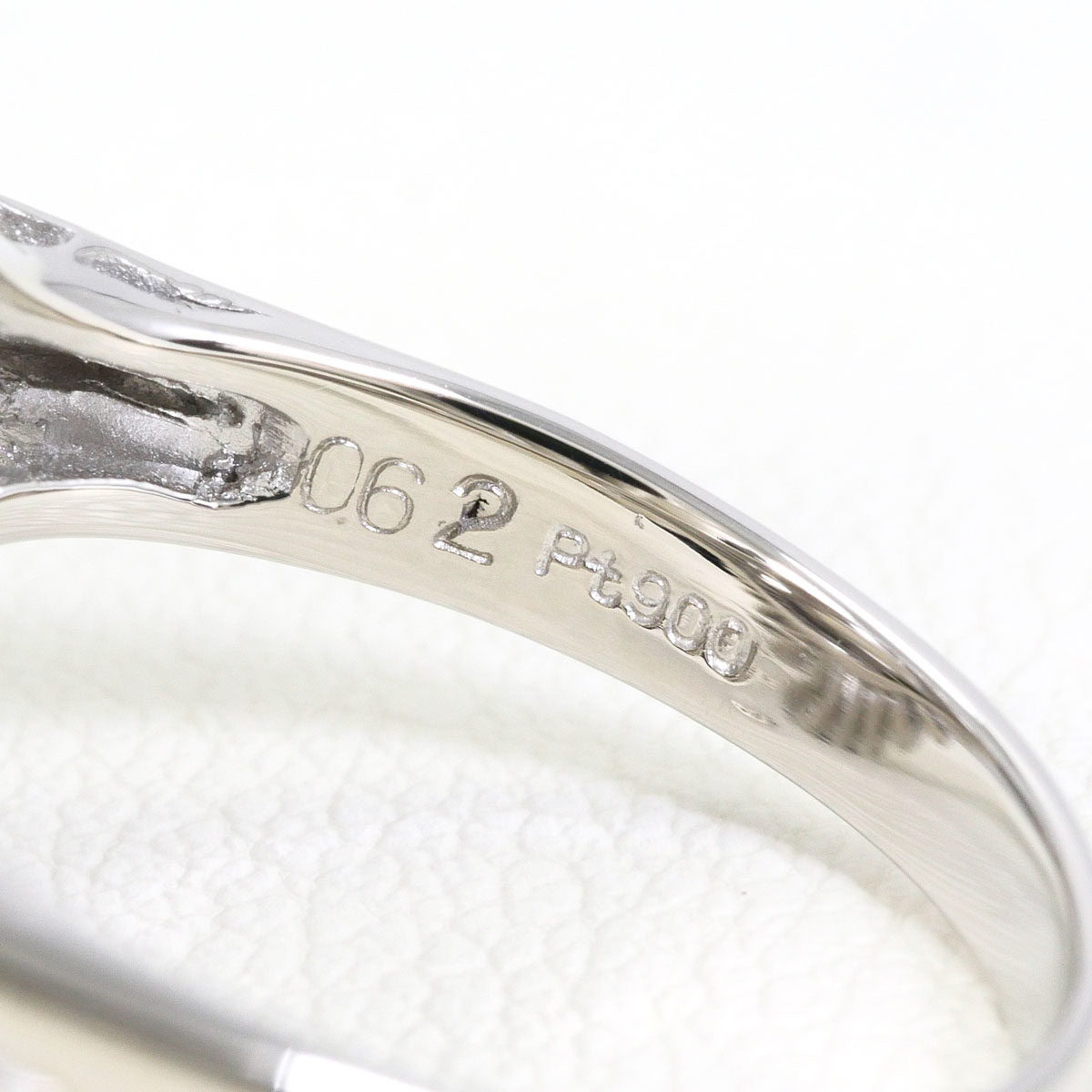 Platinum Black South Sea Pearl Diamond Ring – packaging