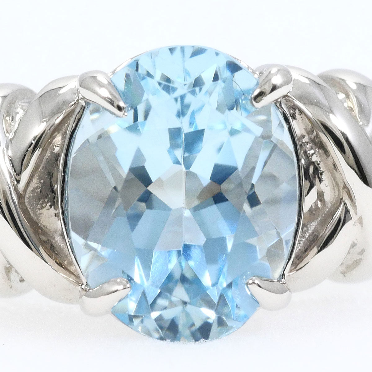 Platinum Diamond Aquamarine Ring – side view