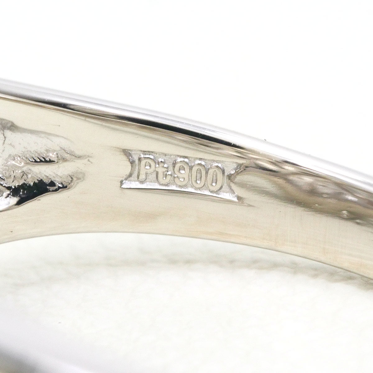 Platinum Diamond Ring – packaging