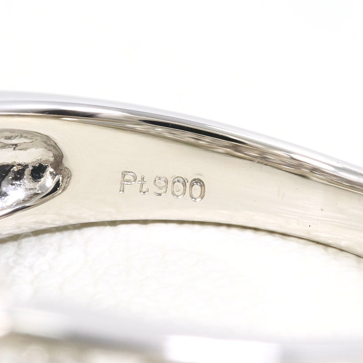 Platinum Diamond Ring – packaging