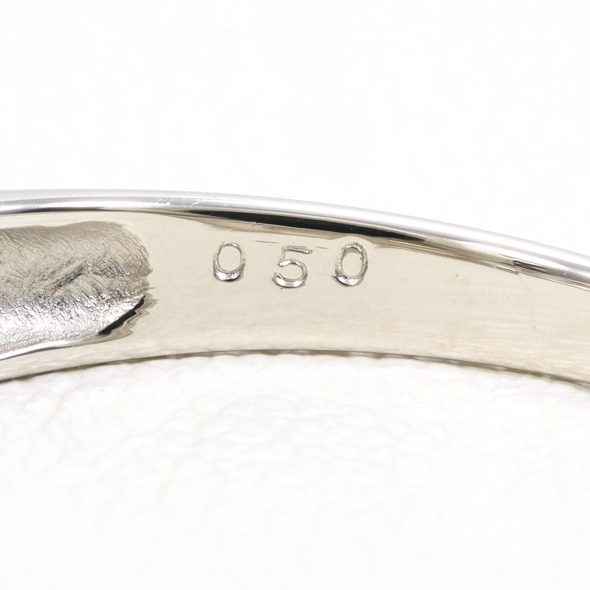 Platinum Diamond Ring – packaging