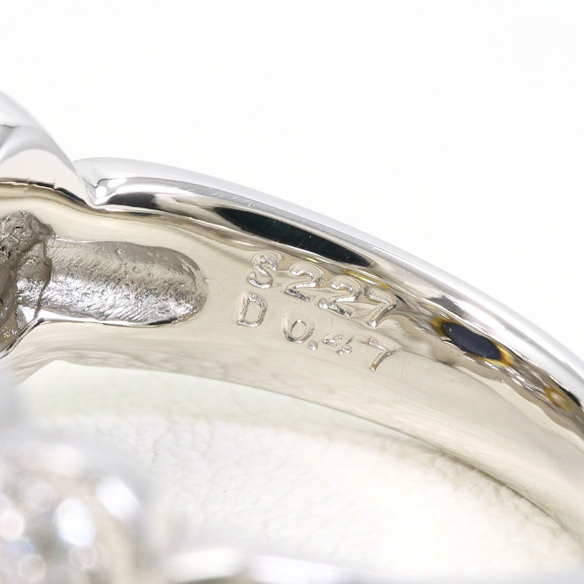 Platinum Star Diamond Sapphire Ring – close-up
