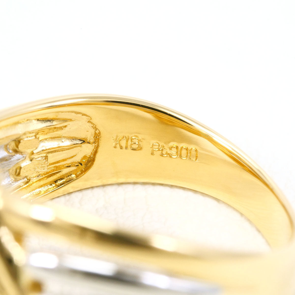 Platinum Diamond Emerald Ring – packaging
