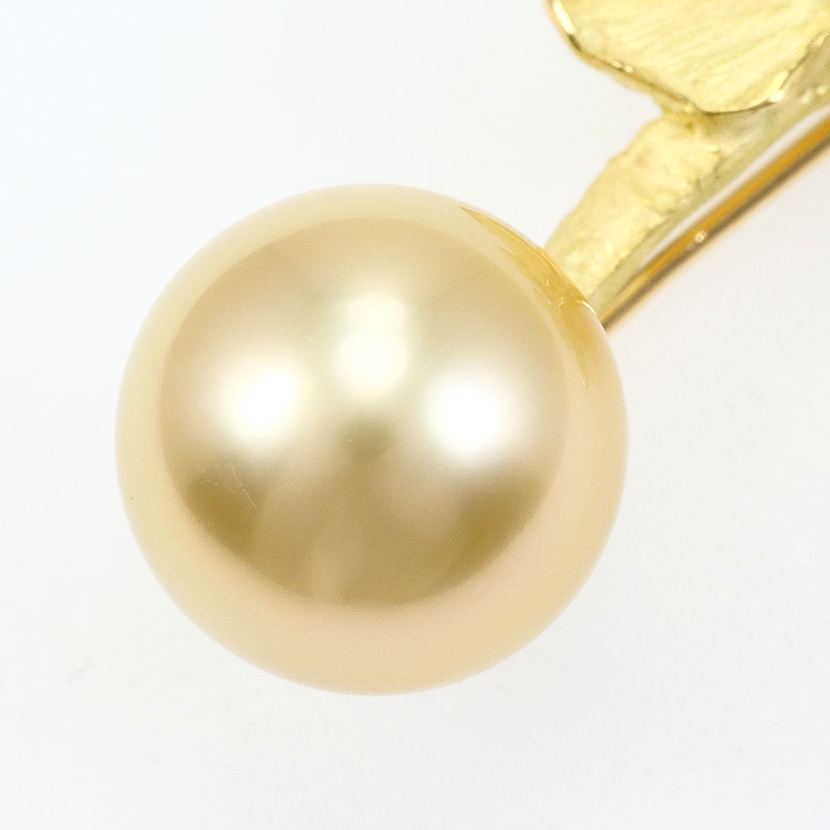 18K Yellow Gold South Sea Pearl Diamond Brooch Pendant – detail view