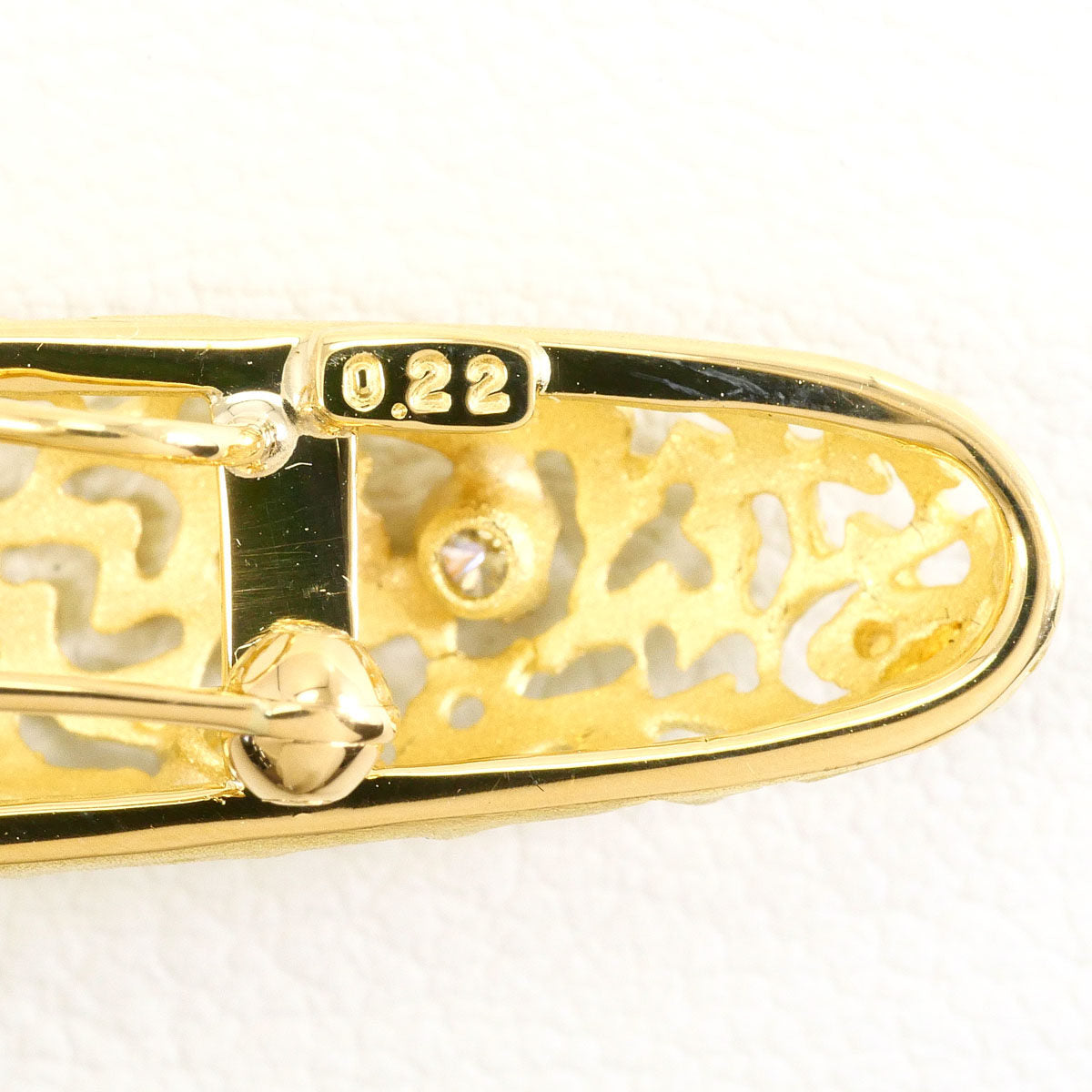 18K Yellow Gold Diamond Brooch – side view