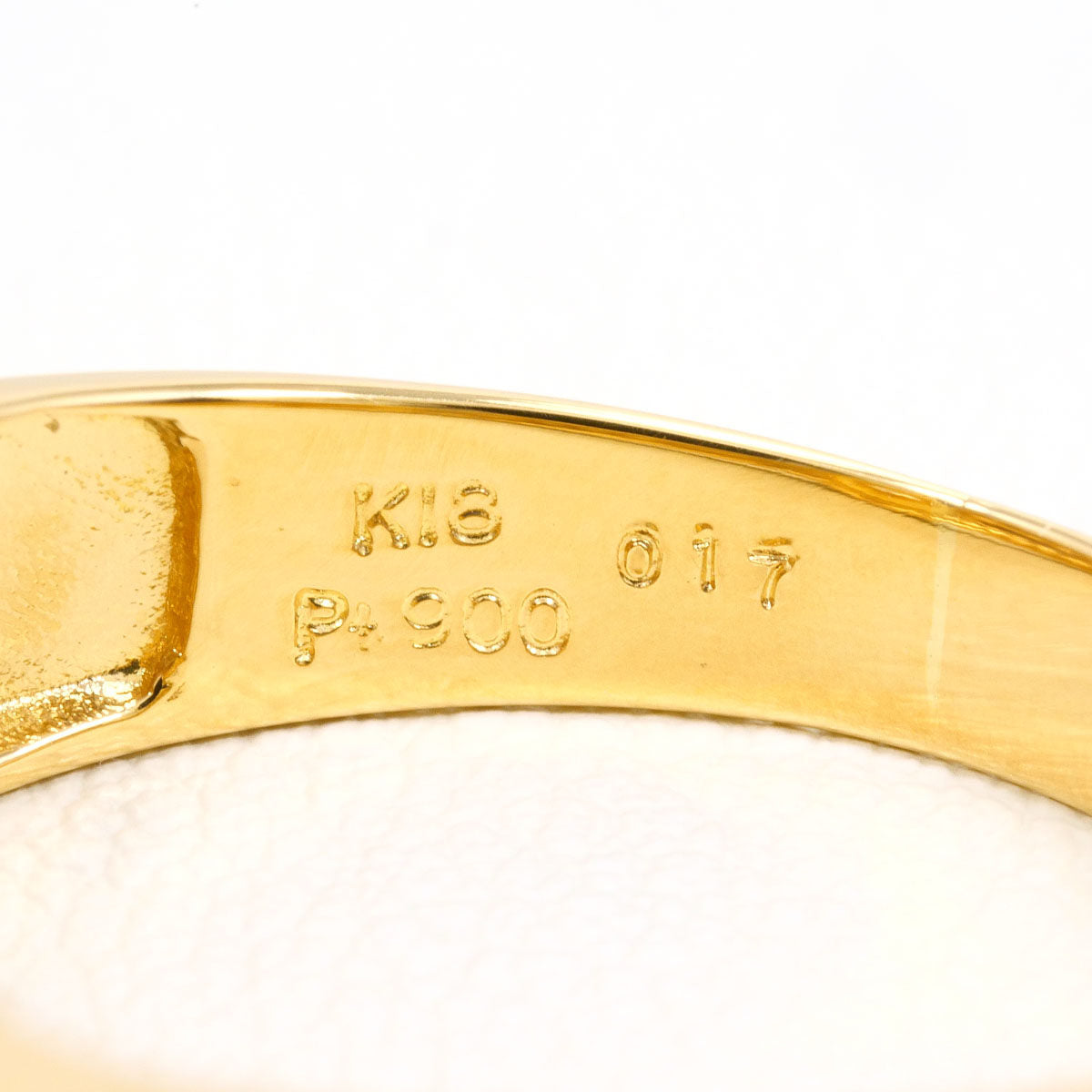 Platinum Diamond Ring – packaging