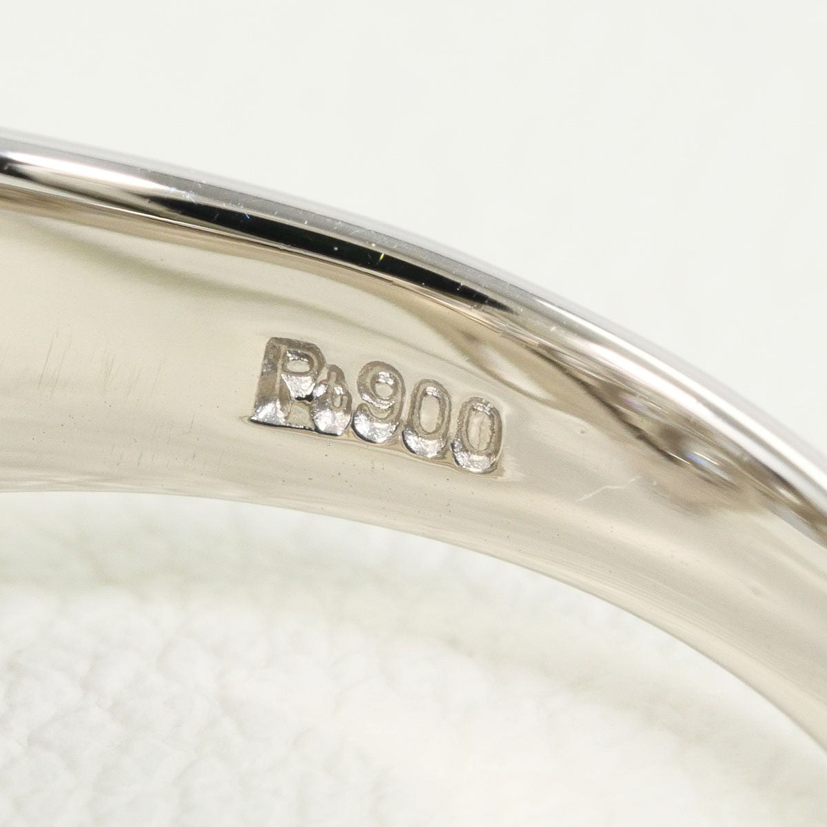 Platinum Diamond Ring – packaging