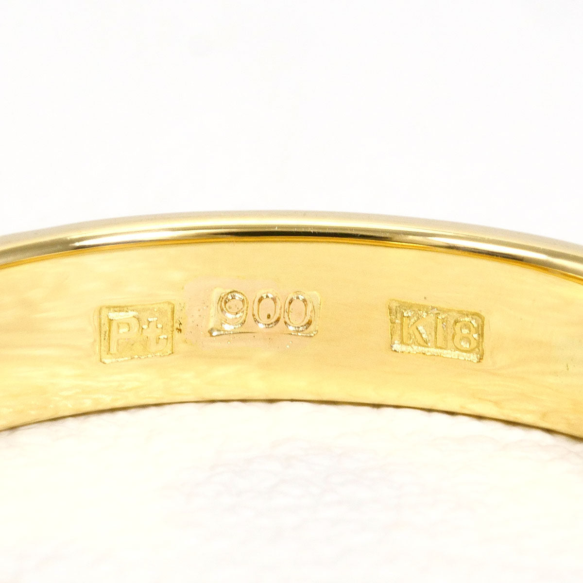Platinum Diamond Ring – packaging