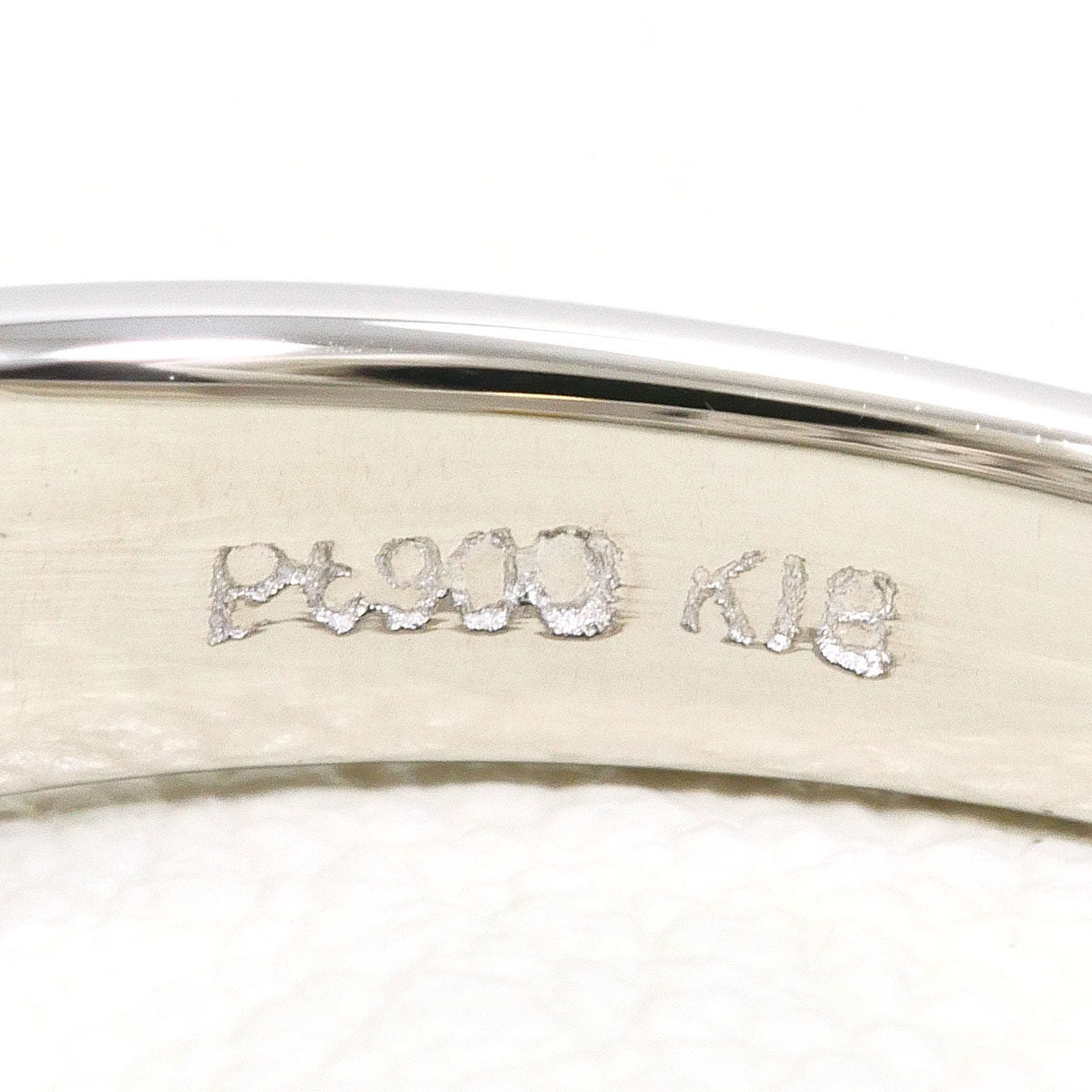 Platinum Diamond Ring – packaging