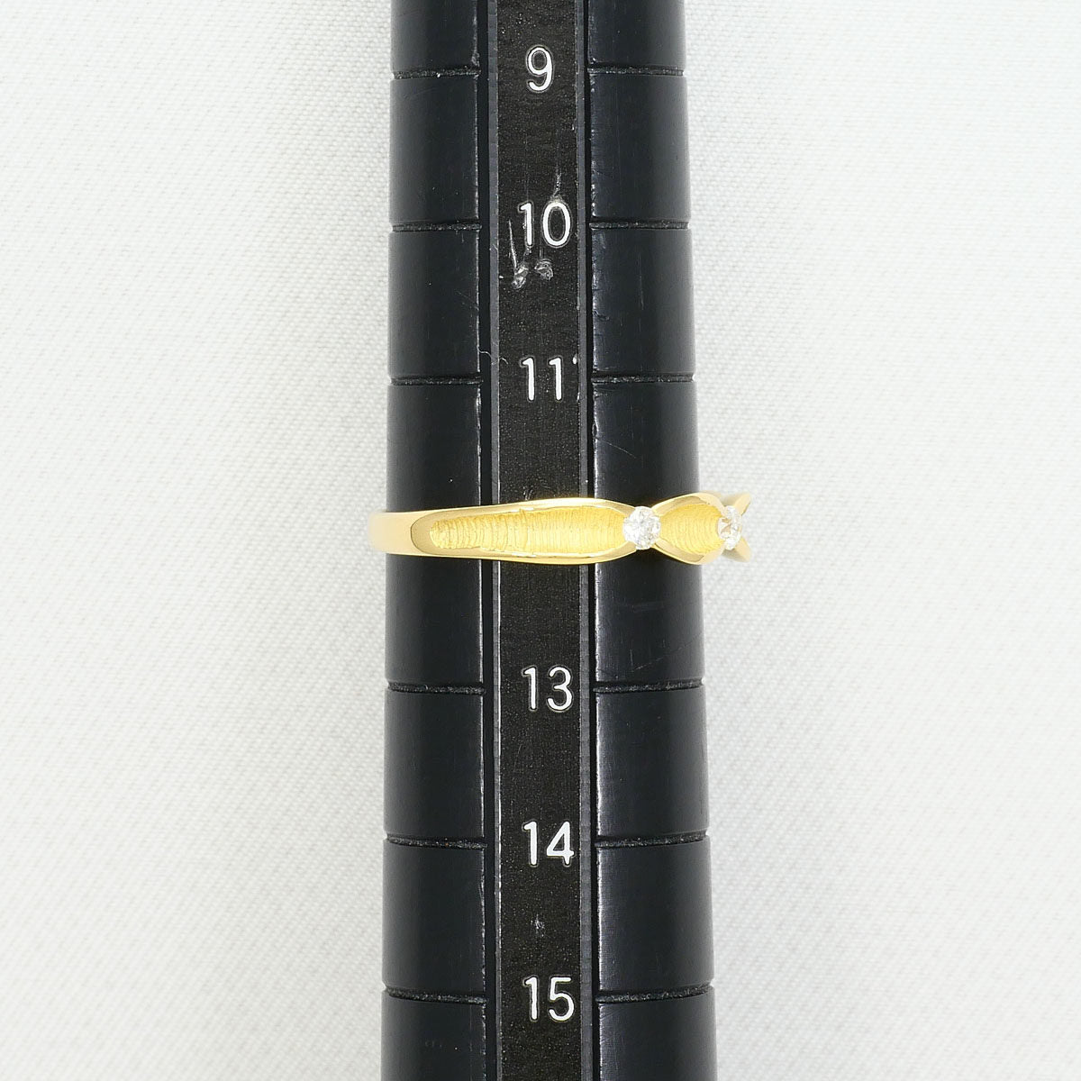 18K Yellow Gold Diamond Ring – close-up