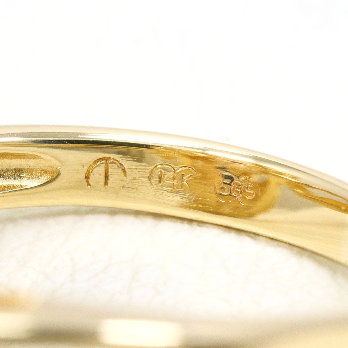 14K Yellow Gold Diamond Pearl Ring – inside band