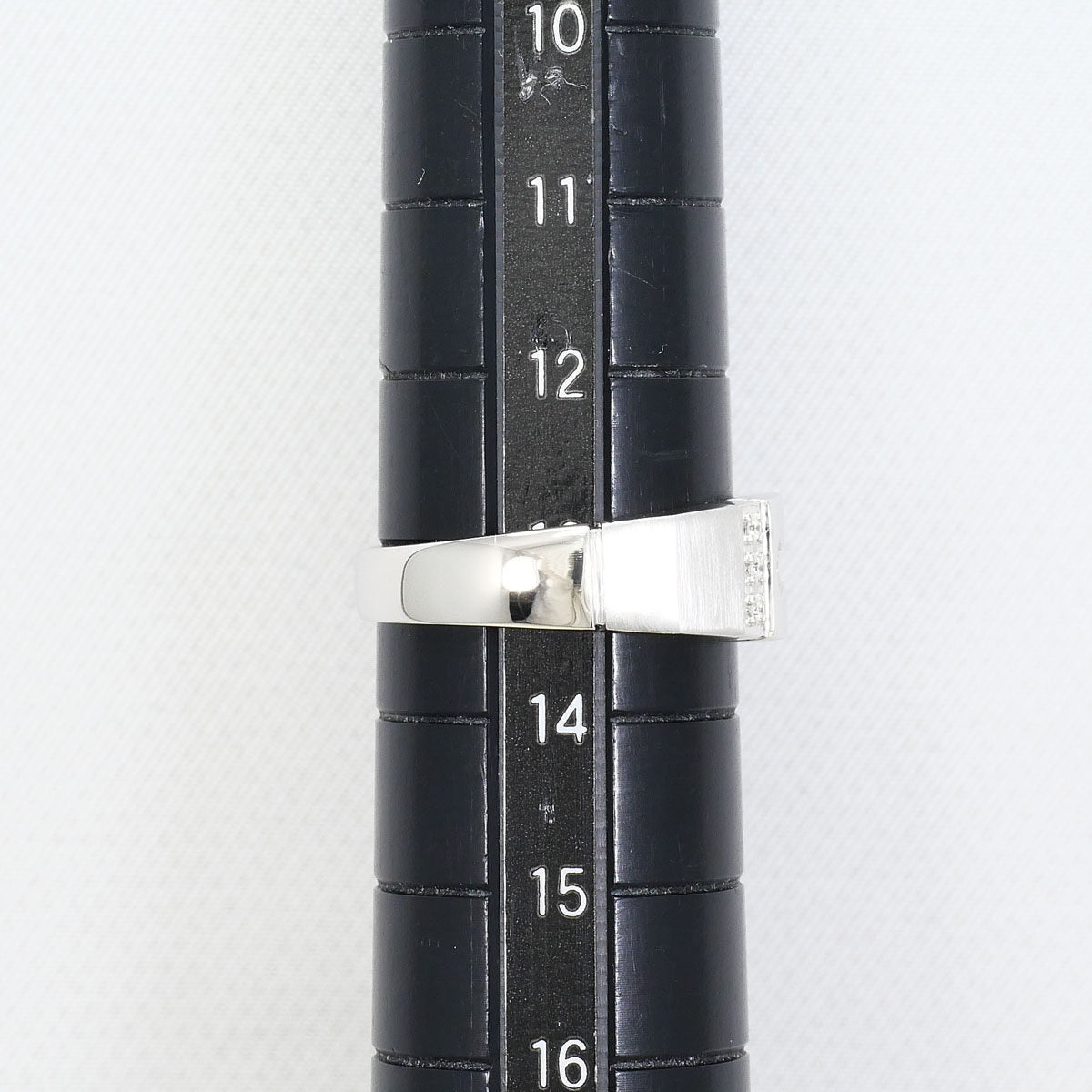 Platinum Diamond Ring – close-up