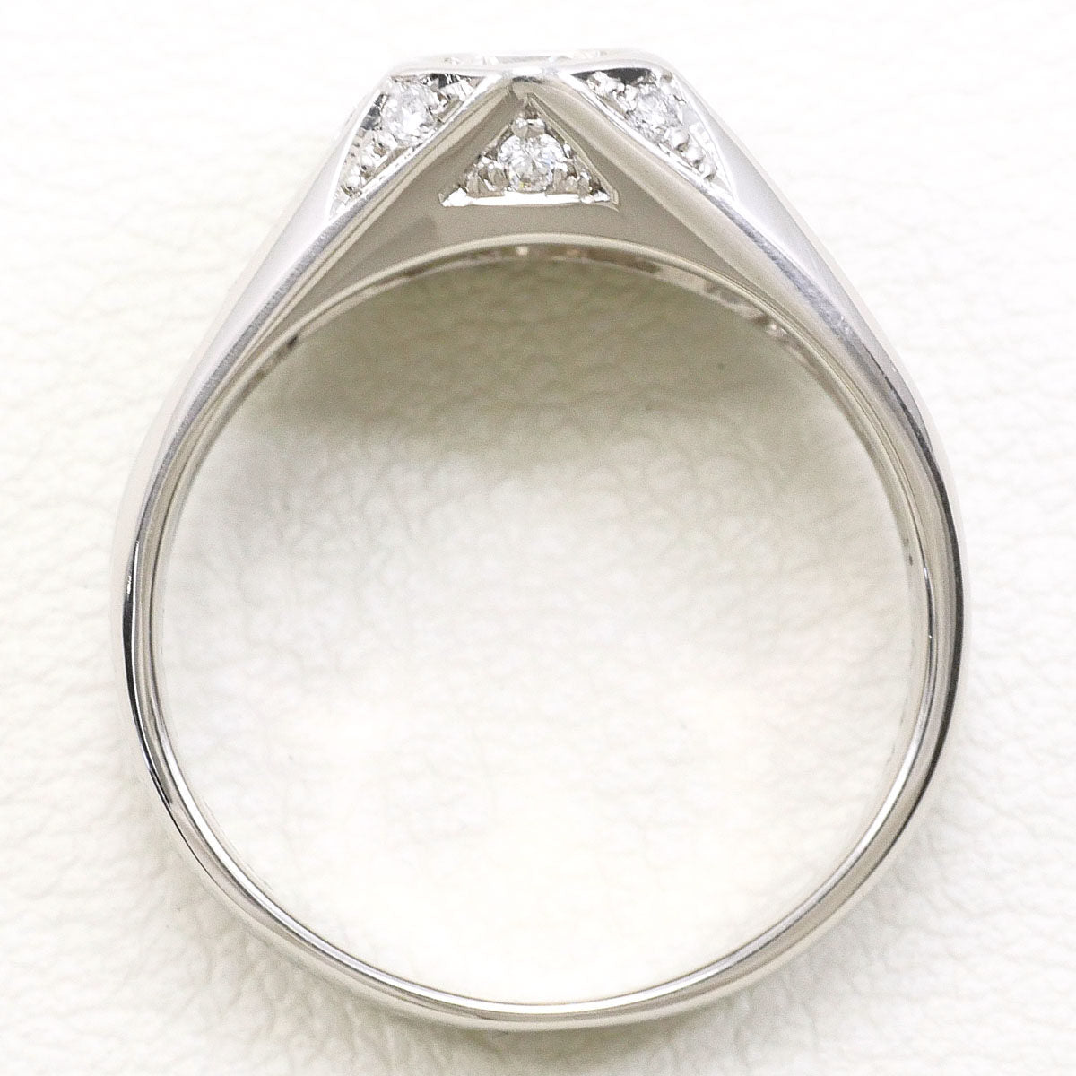 Platinum Diamond Ring – top view