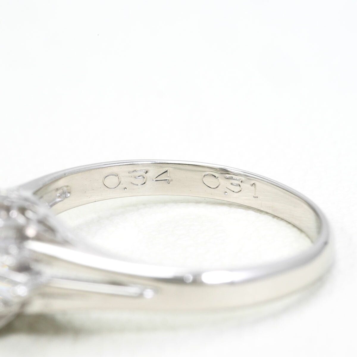 Platinum Diamond Ring – packaging