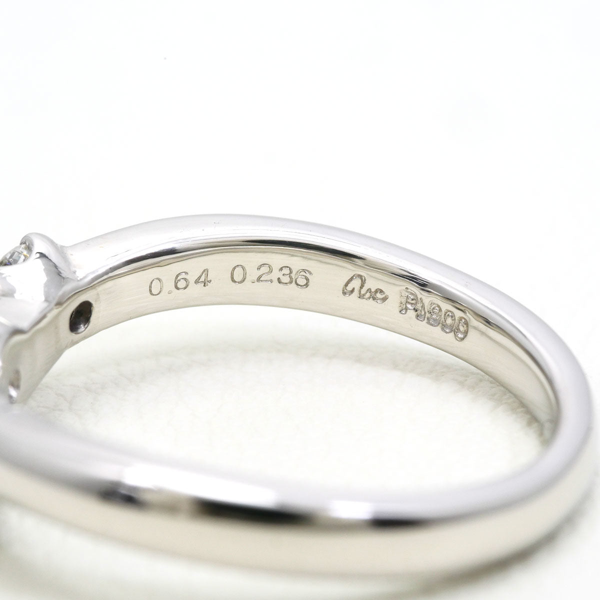 Platinum Diamond Ring – packaging