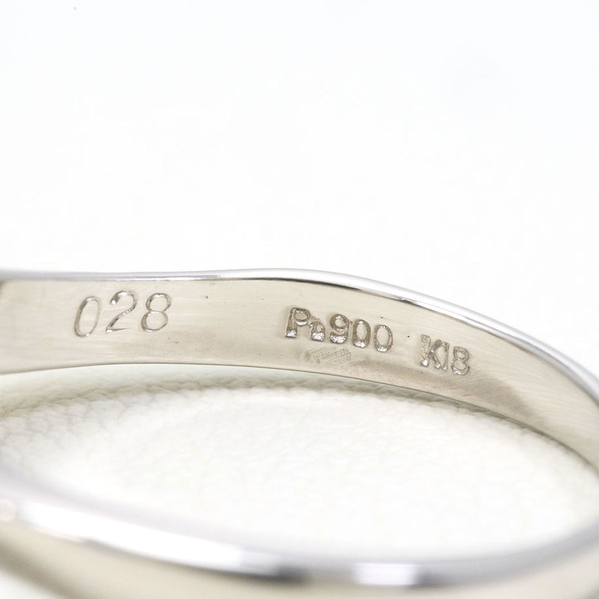 Platinum Diamond Ring – packaging