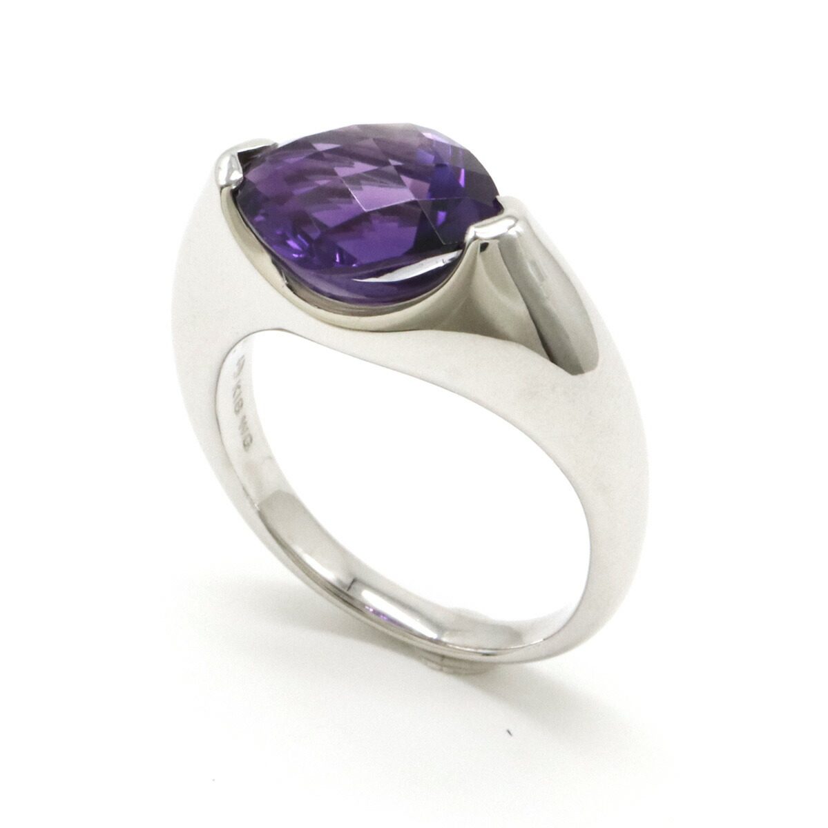 Tasaki 18K White Gold Amethyst Ring – side view