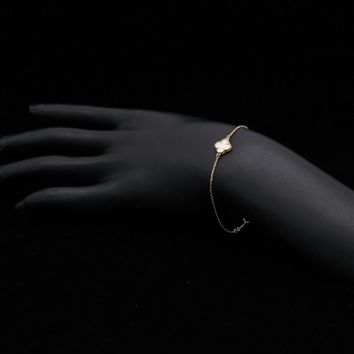 Van Cleef & Arpels Sweet Alhambra 18K Yellow Gold Mother of Pearl Bracelet – packaging
