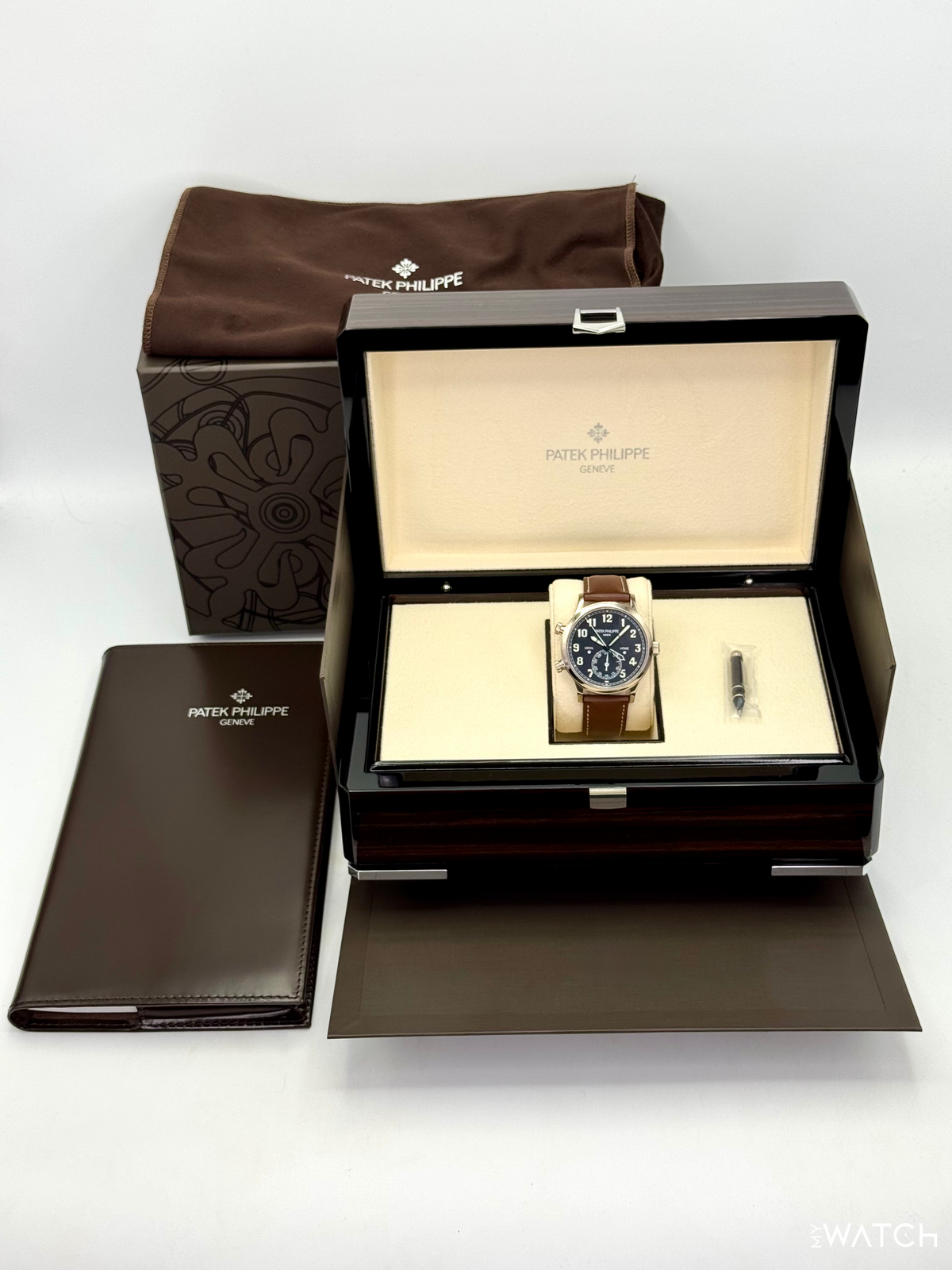 Patek Philippe Pilot Travel Time 42mm 5524G White Gold Black Dial – image 11