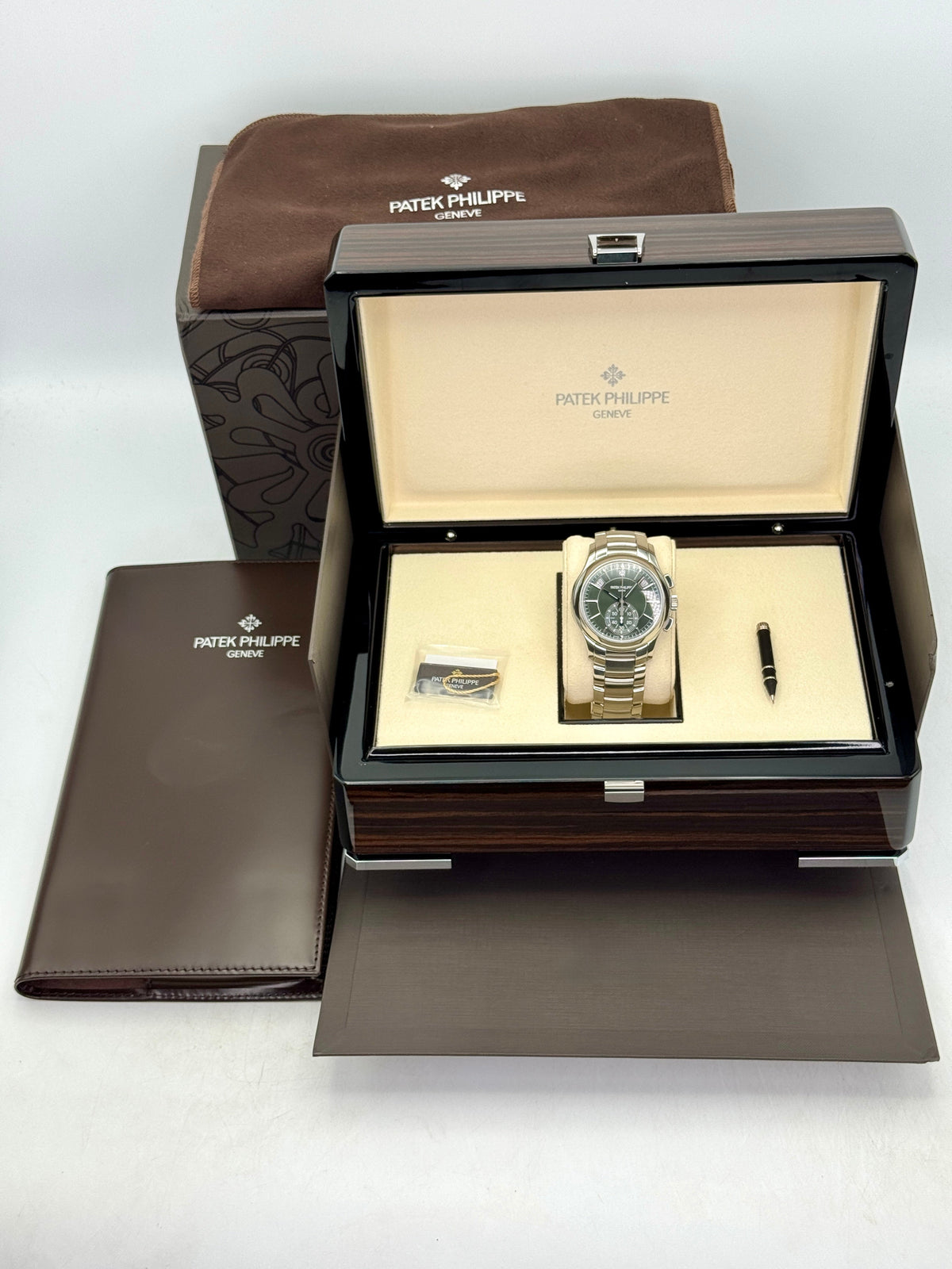 Patek Philippe Flyback Chronograph Annual Calendar 5905/1A Olive Green Dial – image 11