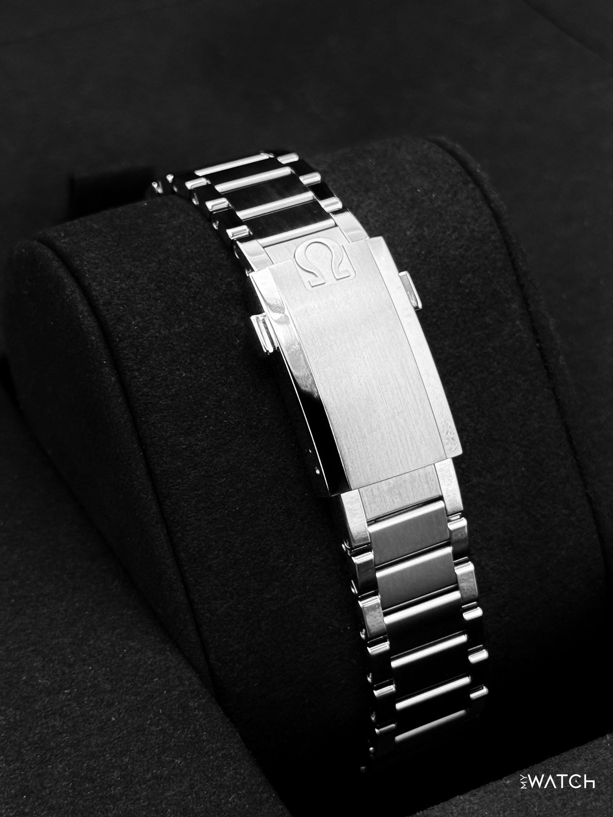 Omega Speedmaster 'Ed White' 39.7mm 311.30.40.30.01.001 Black Dial – dial close-up