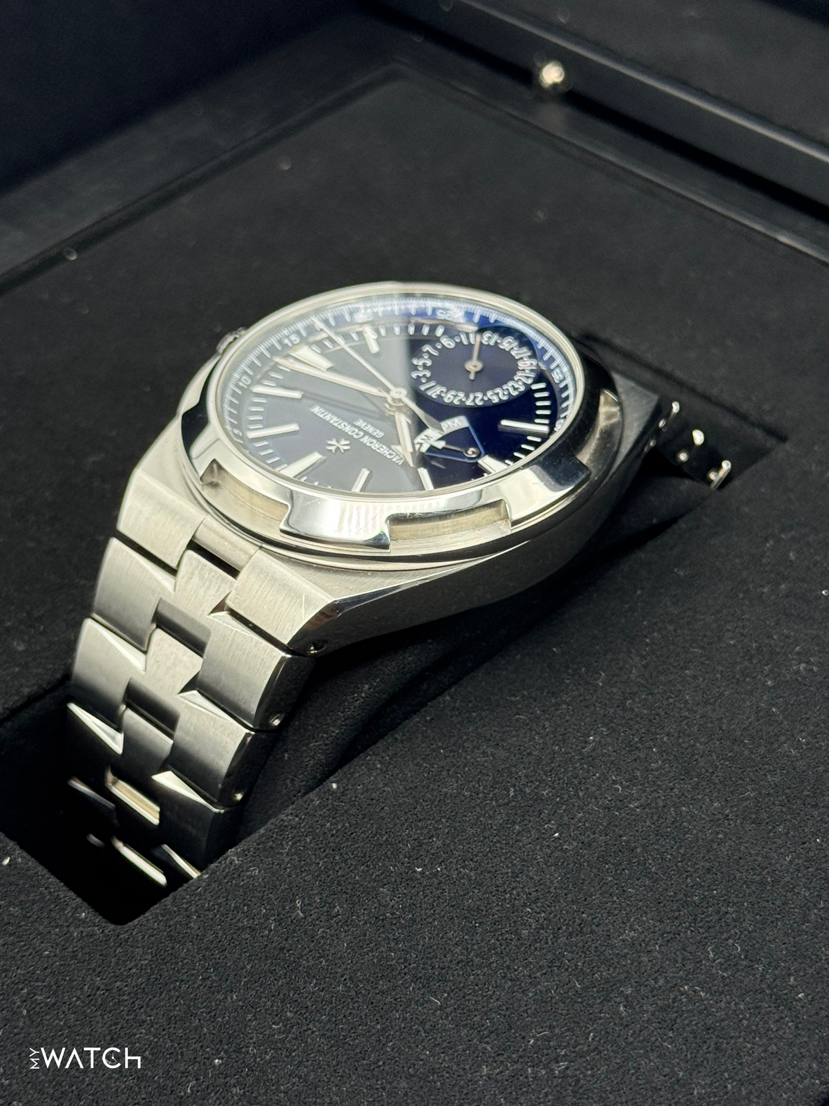 Vacheron Constantin Overseas Dual Time 41mm 7900V Blue Dial – box and papers