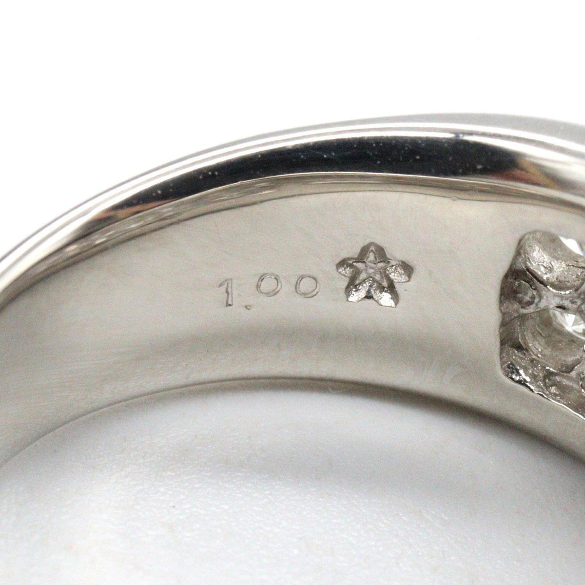 Platinum Diamond Ring – packaging