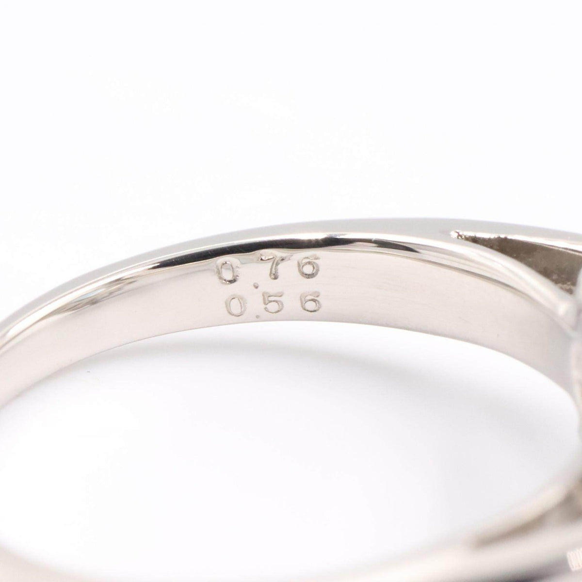 Platinum Diamond Aquamarine Ring – packaging