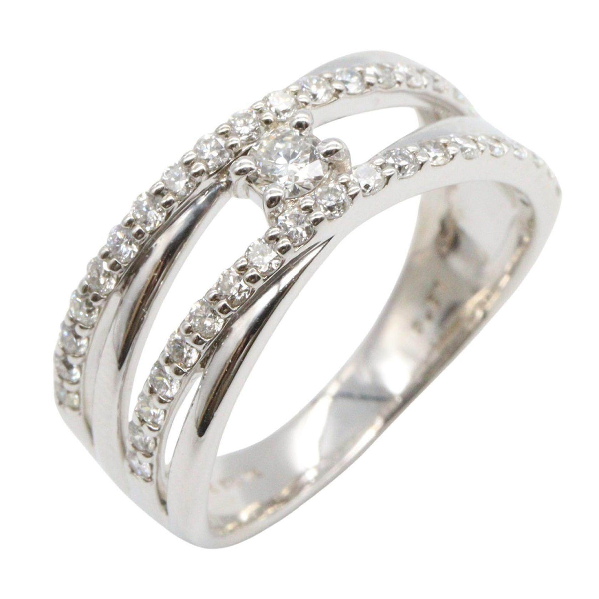 18K White Gold Diamond Ring – front view