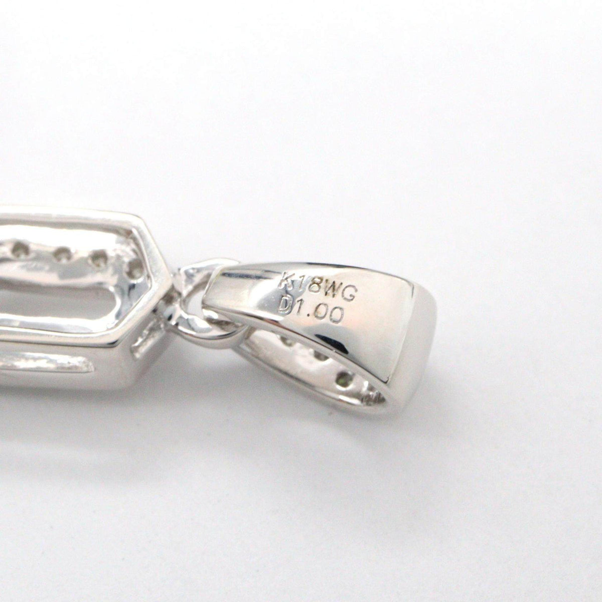 18K White Gold Diamond Pendant – full length
