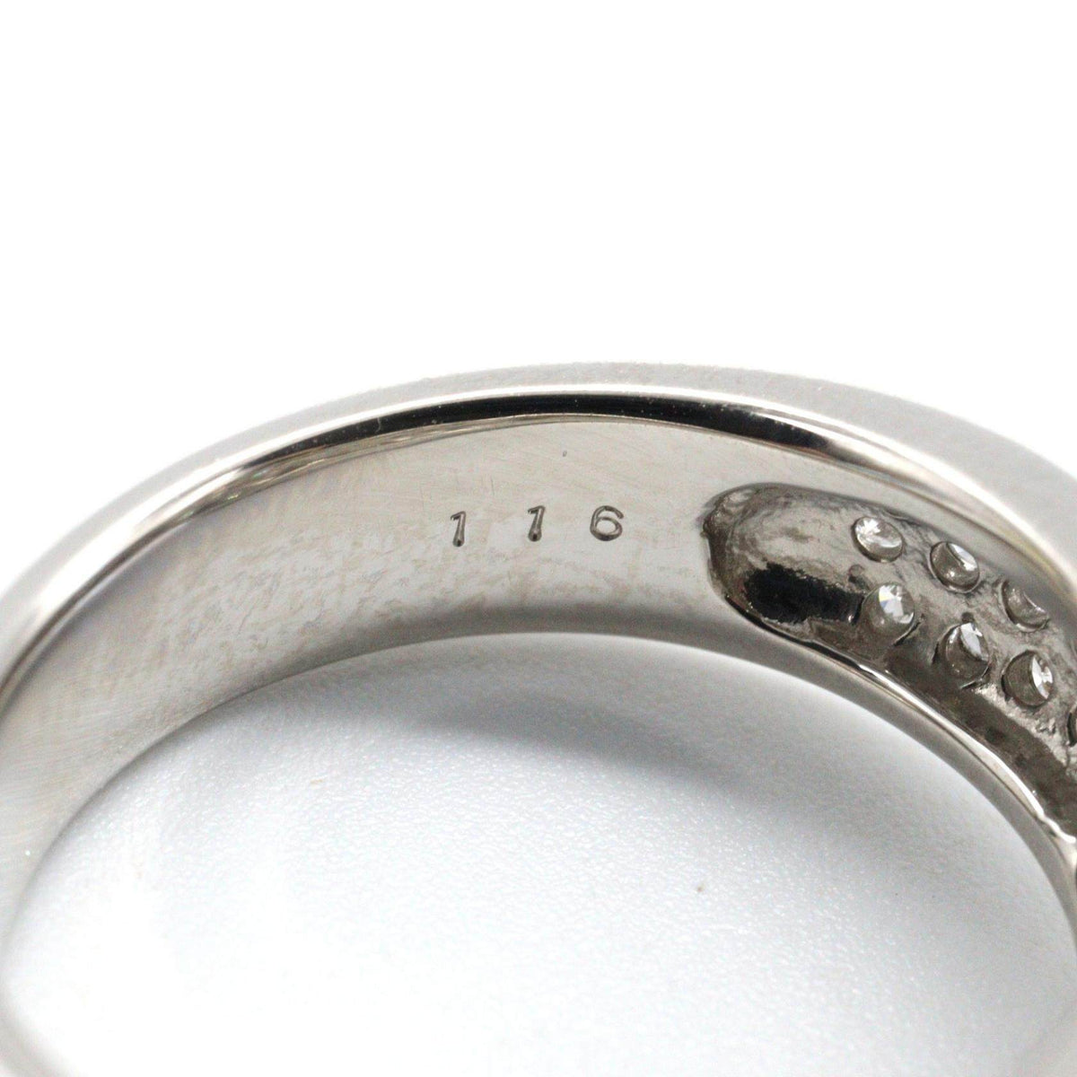 Platinum Diamond Ring – packaging