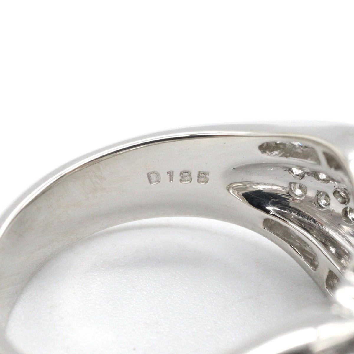 Platinum Diamond Ring – packaging