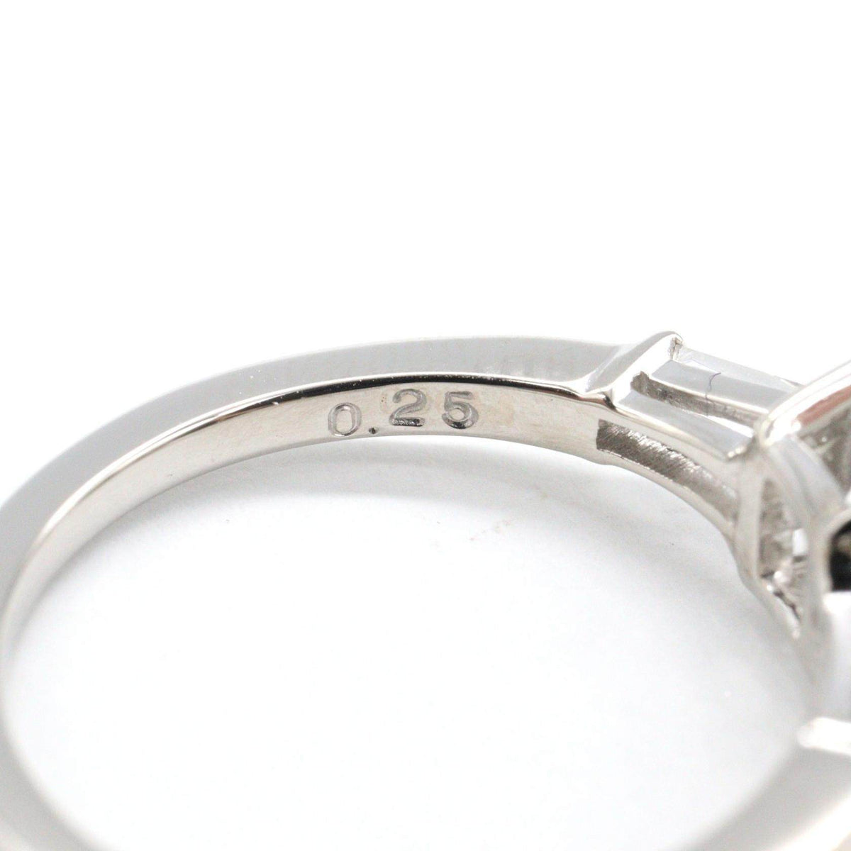 Platinum Diamond Ring – packaging