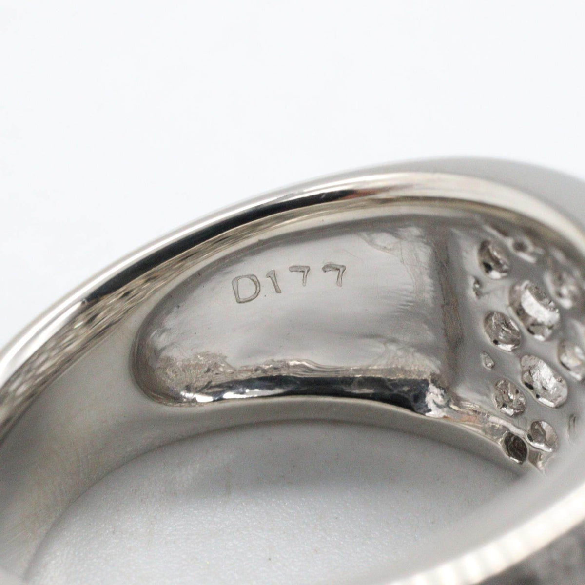 Platinum Diamond Ring – packaging
