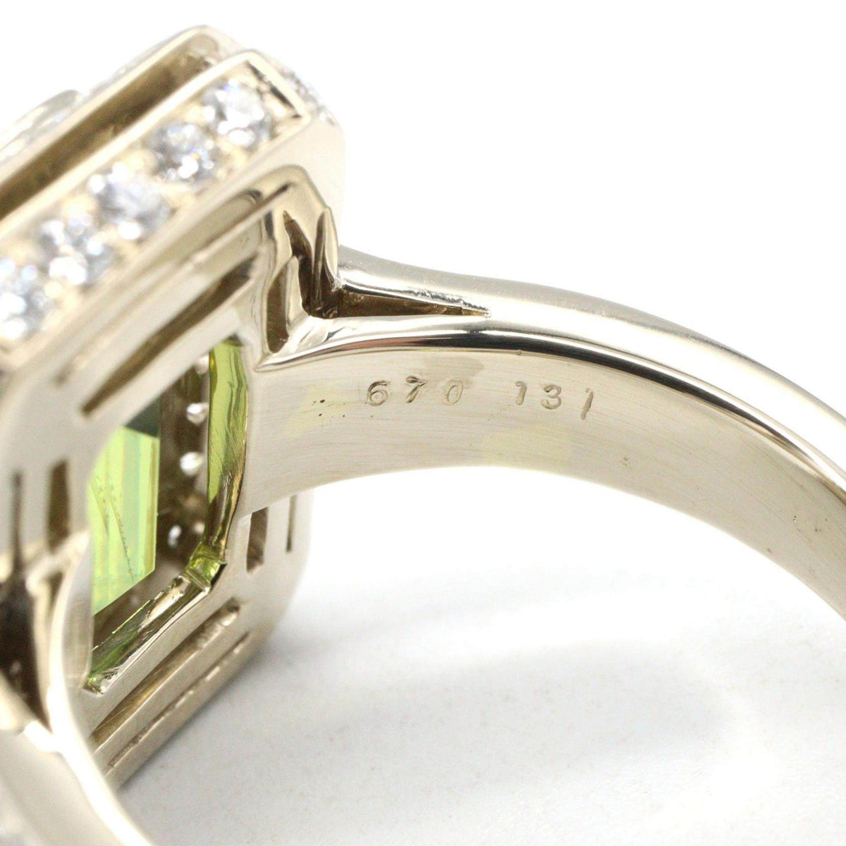 18K White Gold Sphene Diamond Ring – packaging