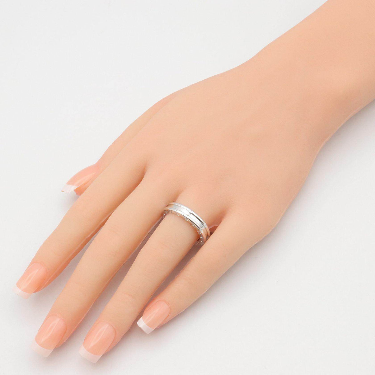Bulgari B-zero1 18K White Gold Ring – close-up