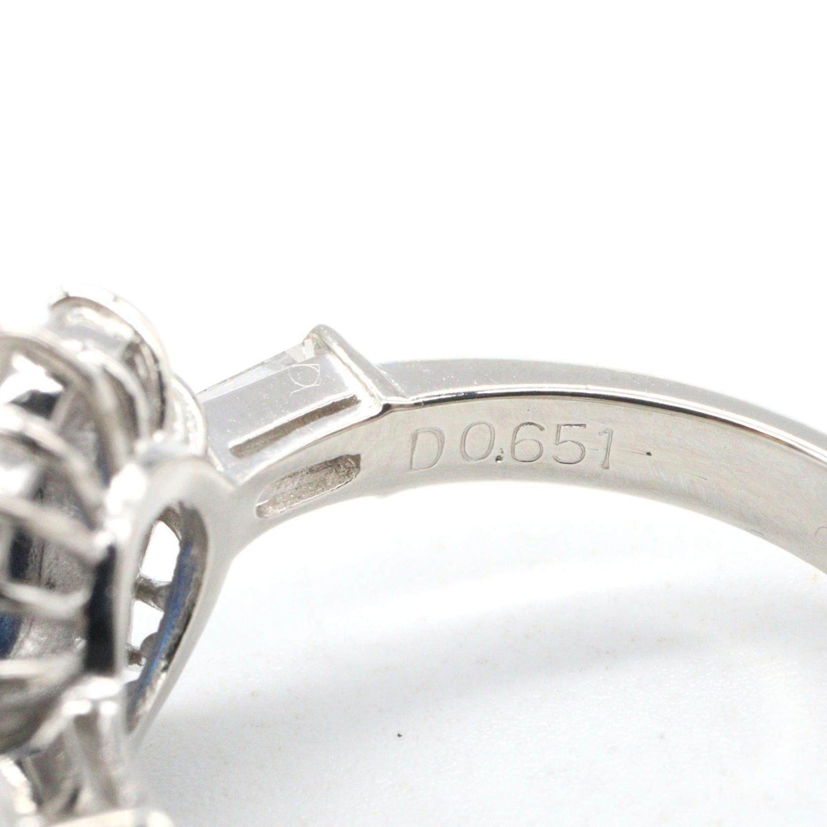 Platinum Diamond Sapphire Ring – packaging