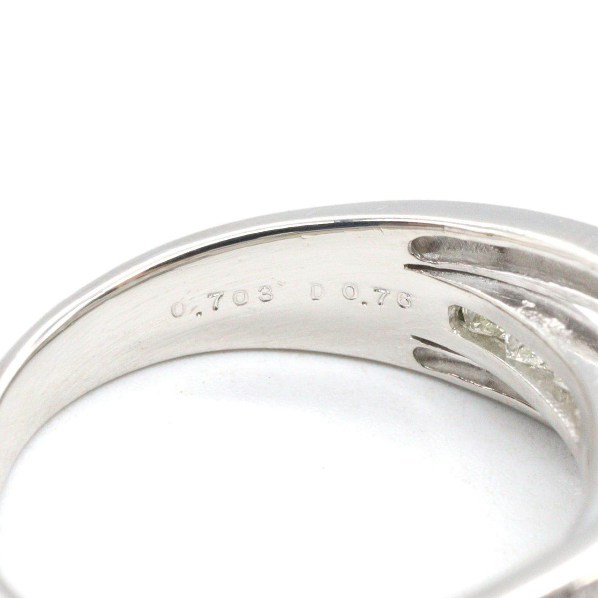 Platinum Diamond Ring – packaging