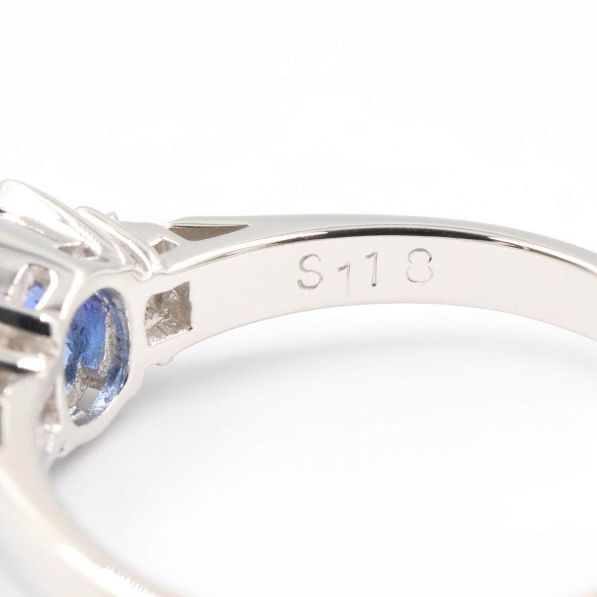Platinum Diamond Sapphire Ring – packaging