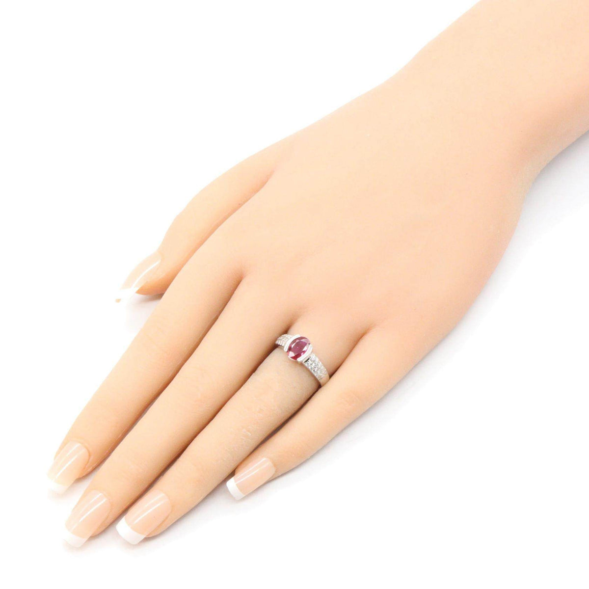 Platinum Diamond Ruby Ring – close-up