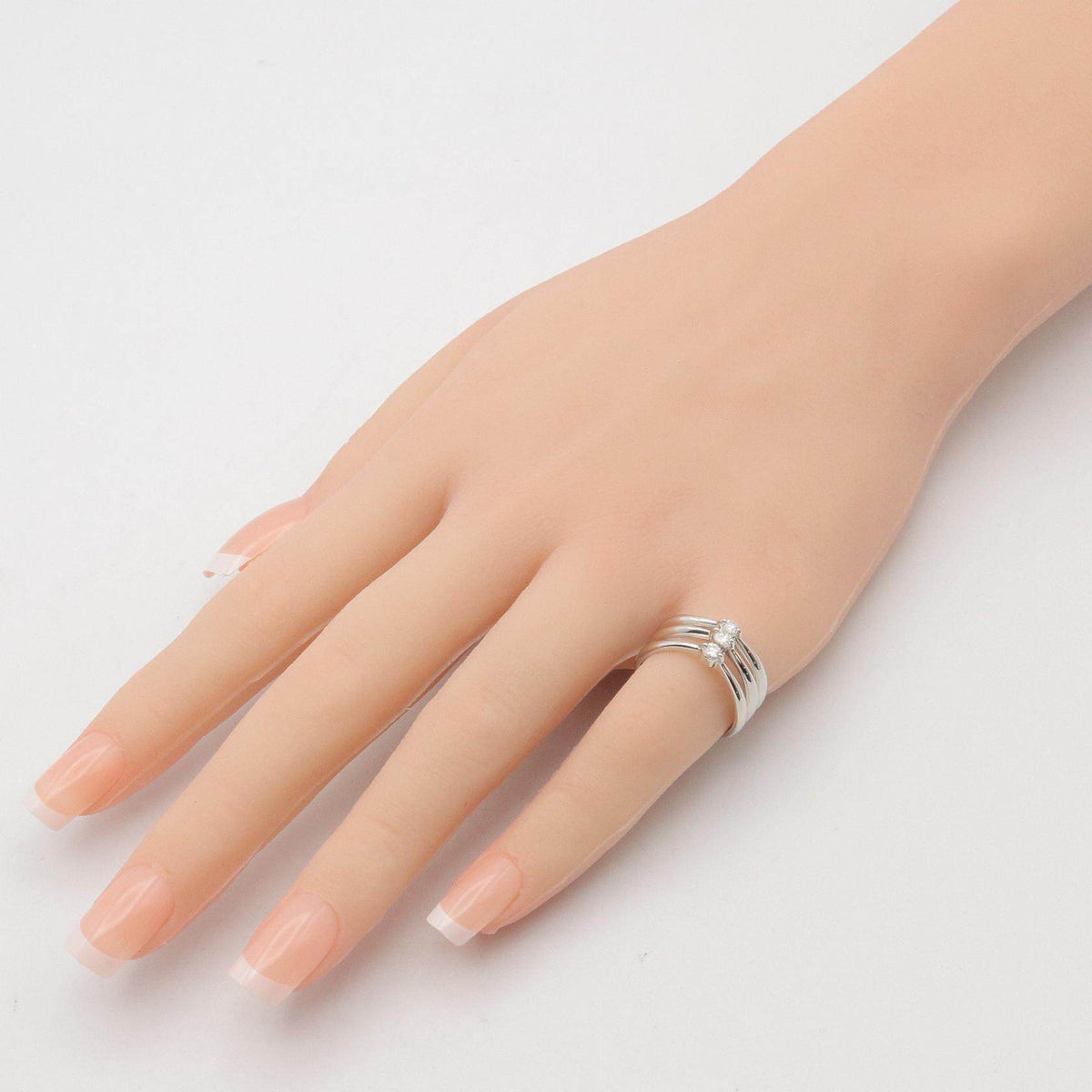 Platinum Diamond Ring – close-up