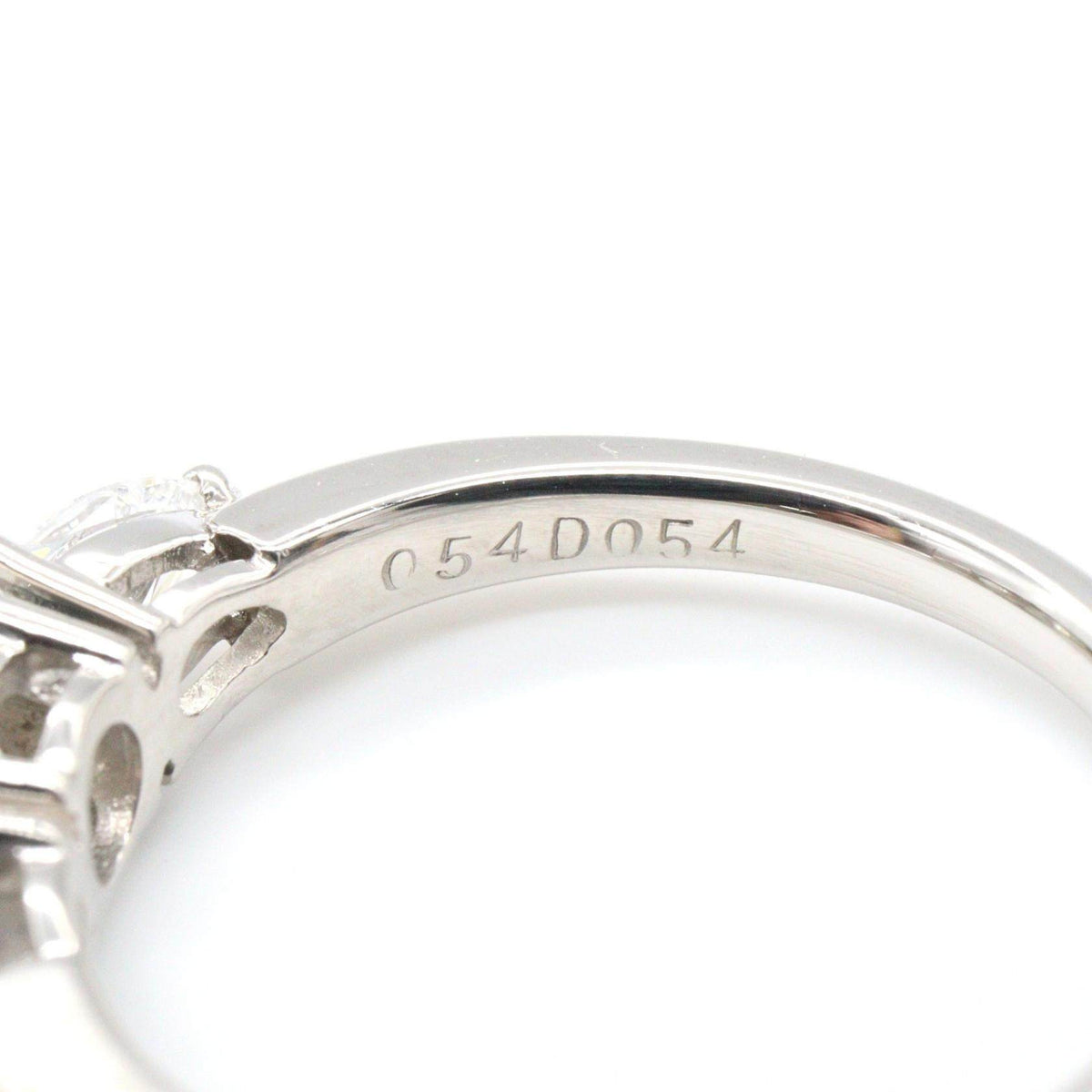 Platinum Diamond Ring – packaging