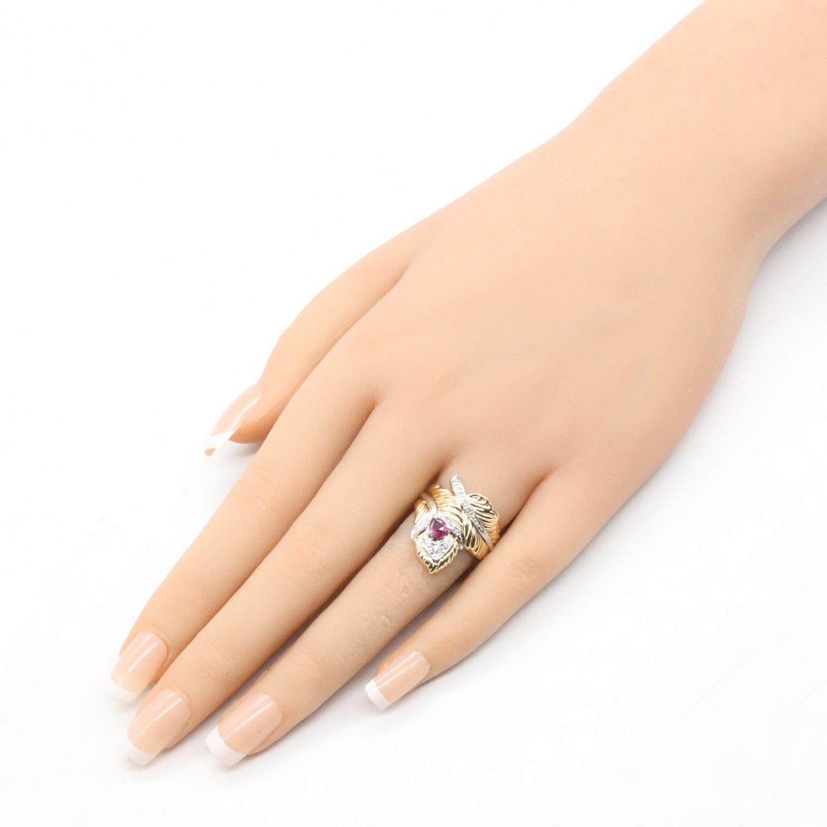 Platinum Diamond Ruby Ring – close-up