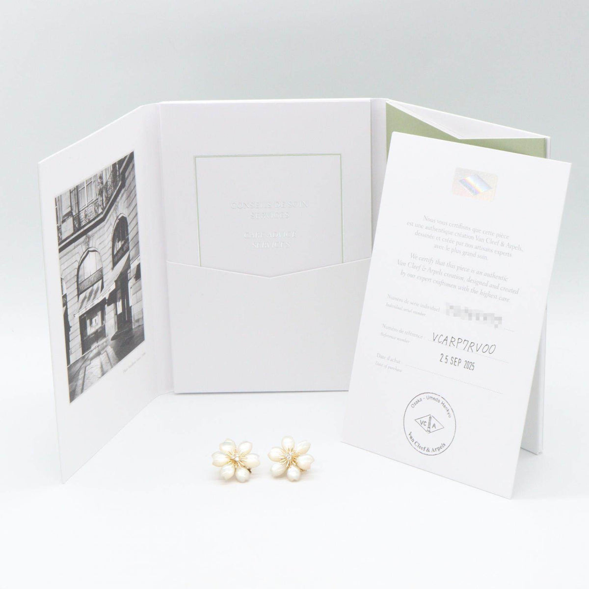 Van Cleef & Arpels Rose de Noël 18K White Gold Mother of Pearl Diamond Earrings – packaging