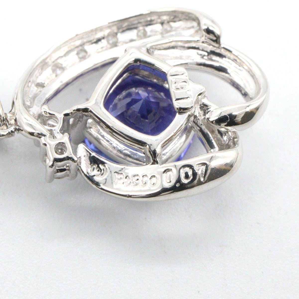 Tasaki 18K White Gold Diamond Tanzanite Pendant – full length